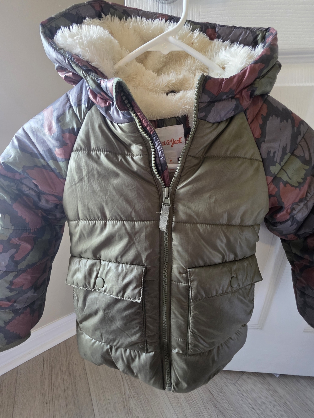 Cat & Jack Olive Green Puffer Jacket with Camo Sleeves